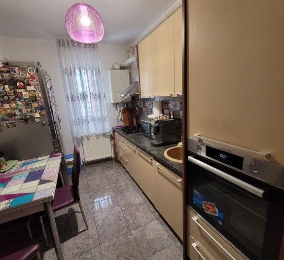 Vanzare apartament 2 camere Aparatorii Patriei Comision 0% - Poză 1