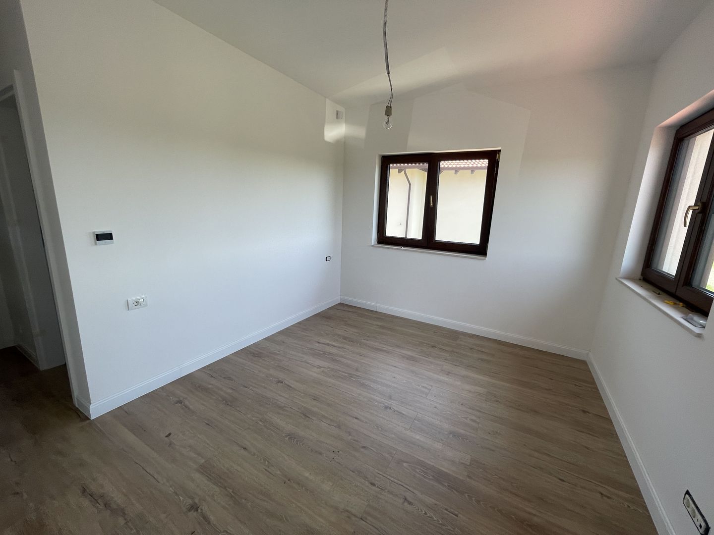 Case Individuale | 4 camere | Teren 632 mp | Toate Utilitatile | Comision 0% - Poză 23