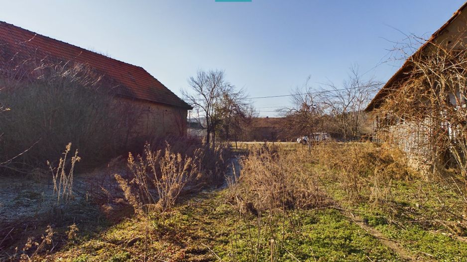 Casă rustică de vânzare în Tauț - Poză 8