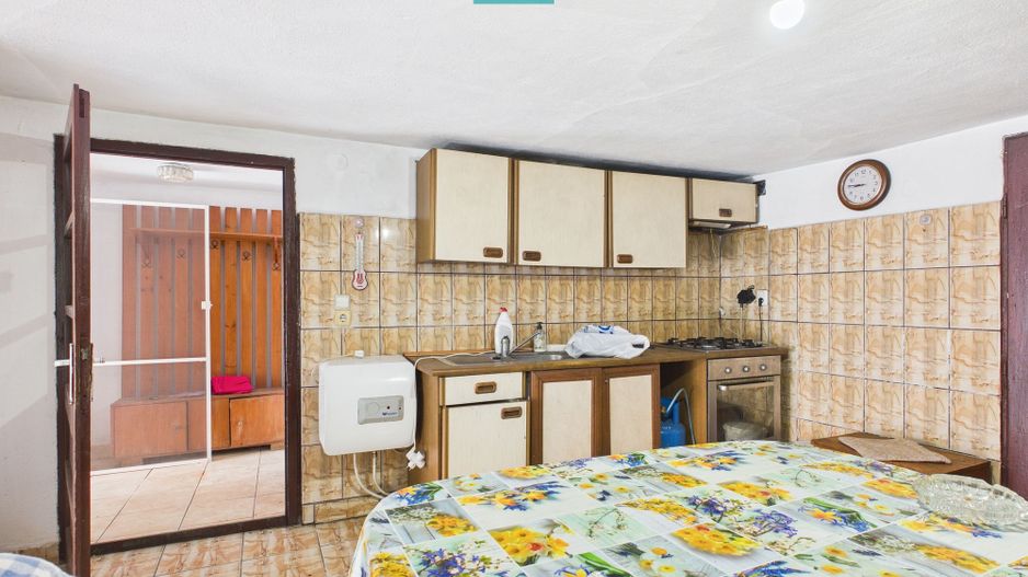 Casă cu etaj Căpâlnaş - Poză 17