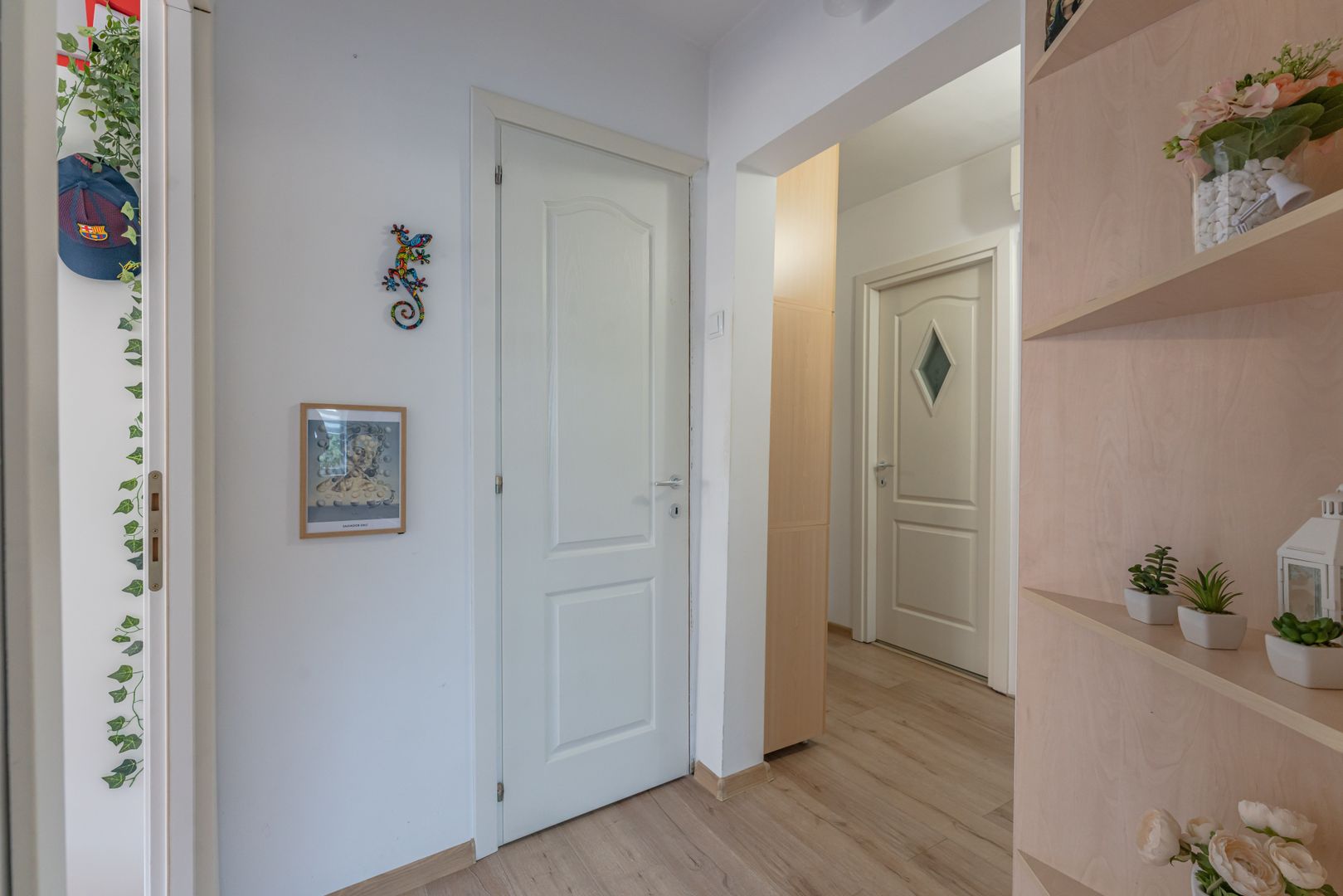 APARTAMENT 4 CAMERE ASTRA CARPATILOR - Poză 13