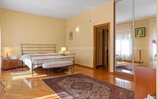 Apartament in vila Capitale plus Demisol - Poză 10