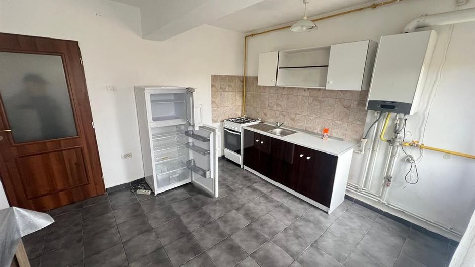 2 camere decomandat in vila Sagului -Turist centrala proprie - Poză 12