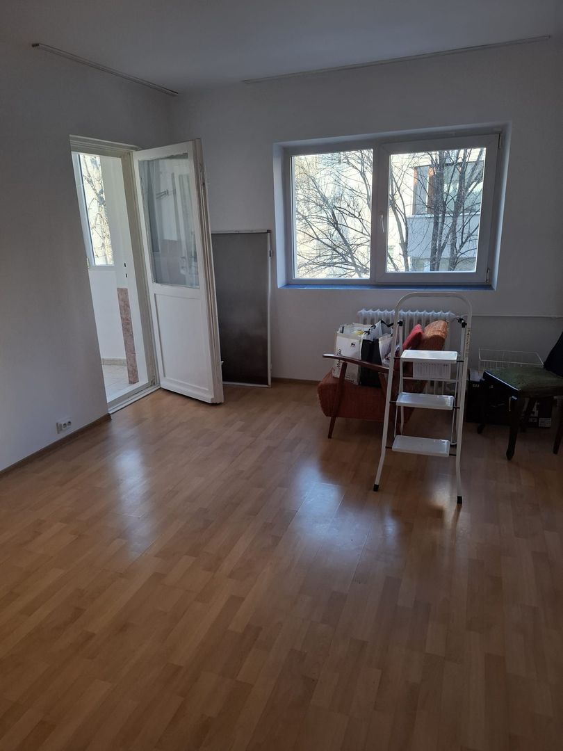 APARTAMENT NEMOBILAT ZONA DOROBANTI - Poză 2