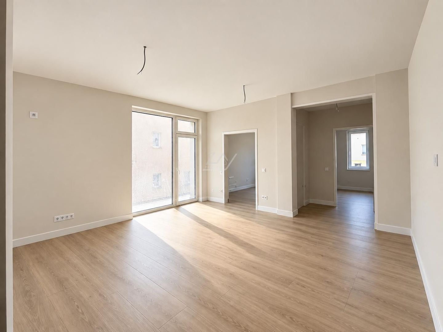 Apartament nou ESO. 3 camere si 2 bai. Bucatarie separata. Etaj intermediar. - Poză 1