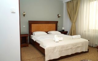 Hotel 4 Etaje Dristor Sector 3 1352 mp - Poză 2
