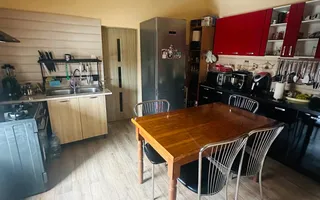 Casa pe principala in Giarmata  737mp teren - Poză 12
