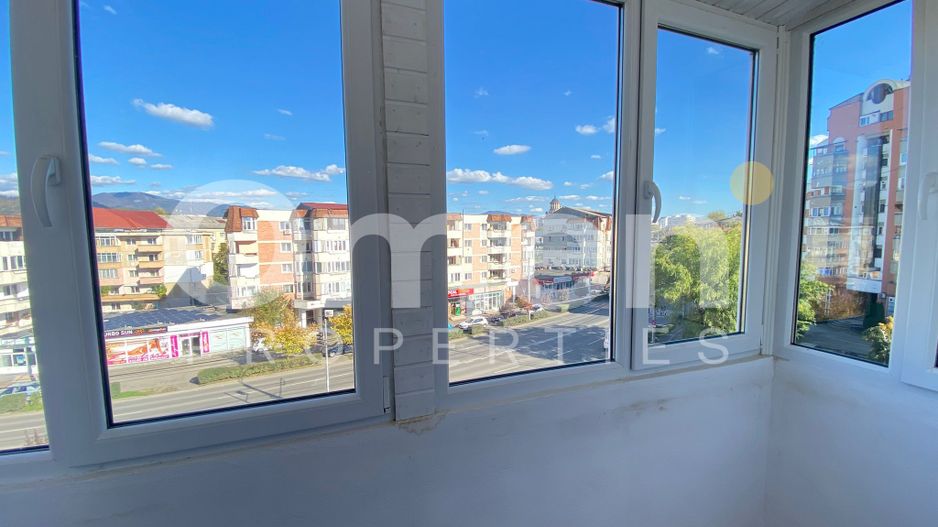 Apartament spatios cu 4 camere decoamndat, zona Republicii - Poză 17