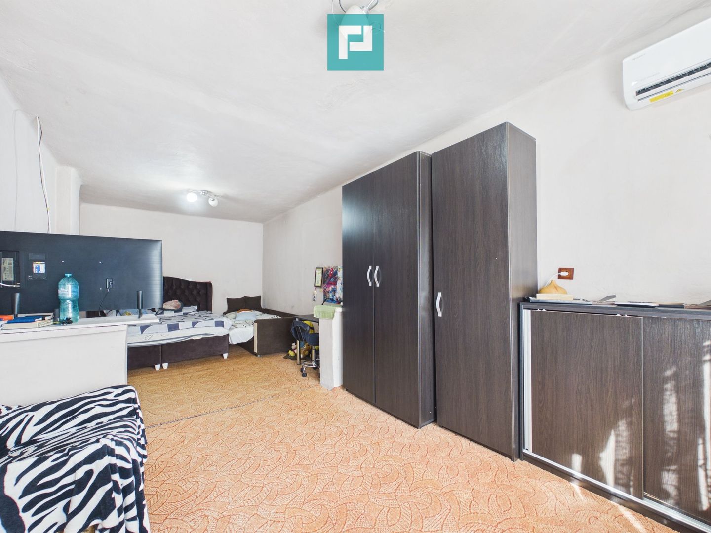 Casă cu 3 camere de vânzare în zona Bujac - Poză 10