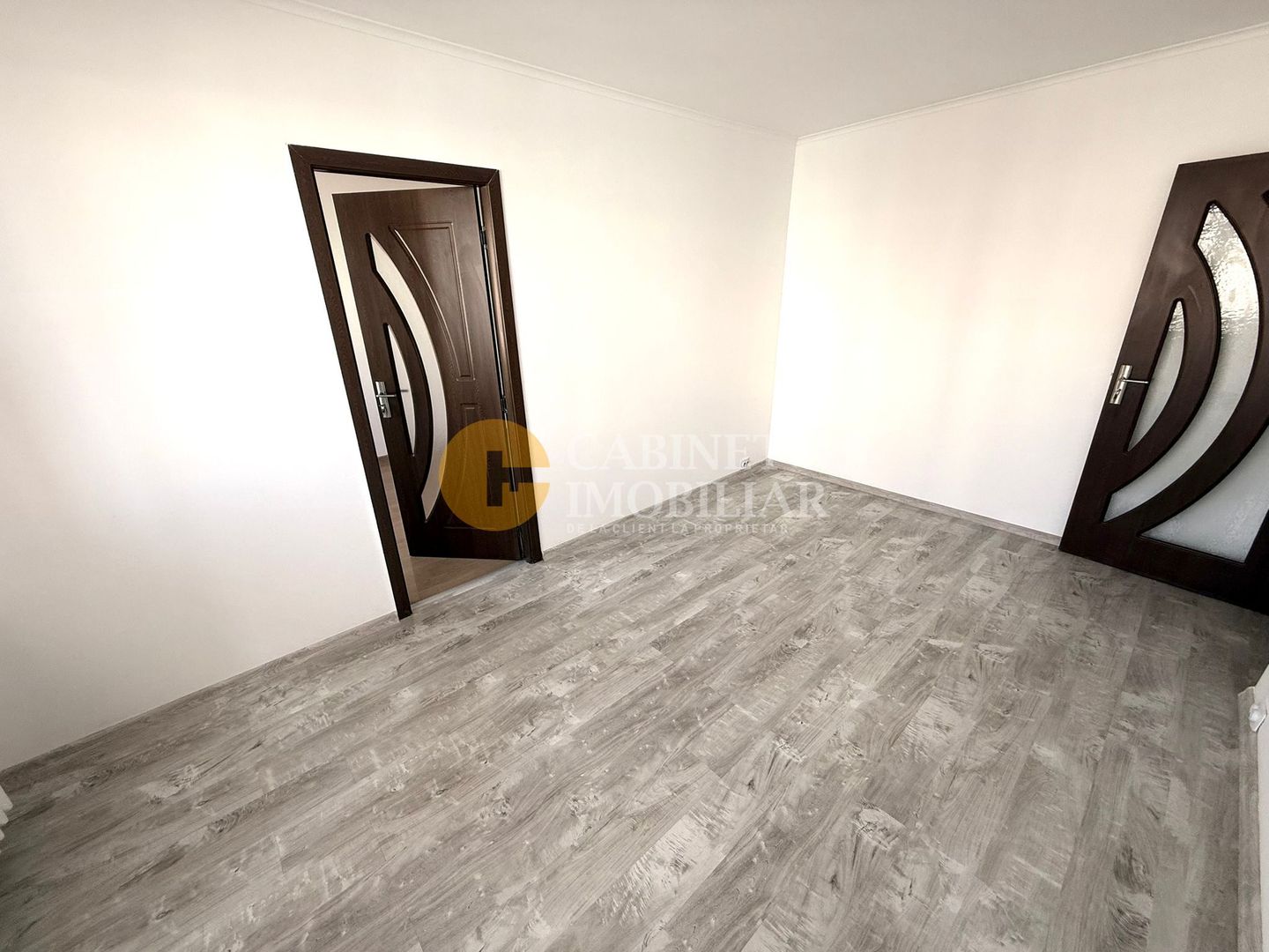 3 CAMERE - RENOVAT COMPLET- ZONA ALEXANDRU CEL BUN/ ROND 28 - Poză 2