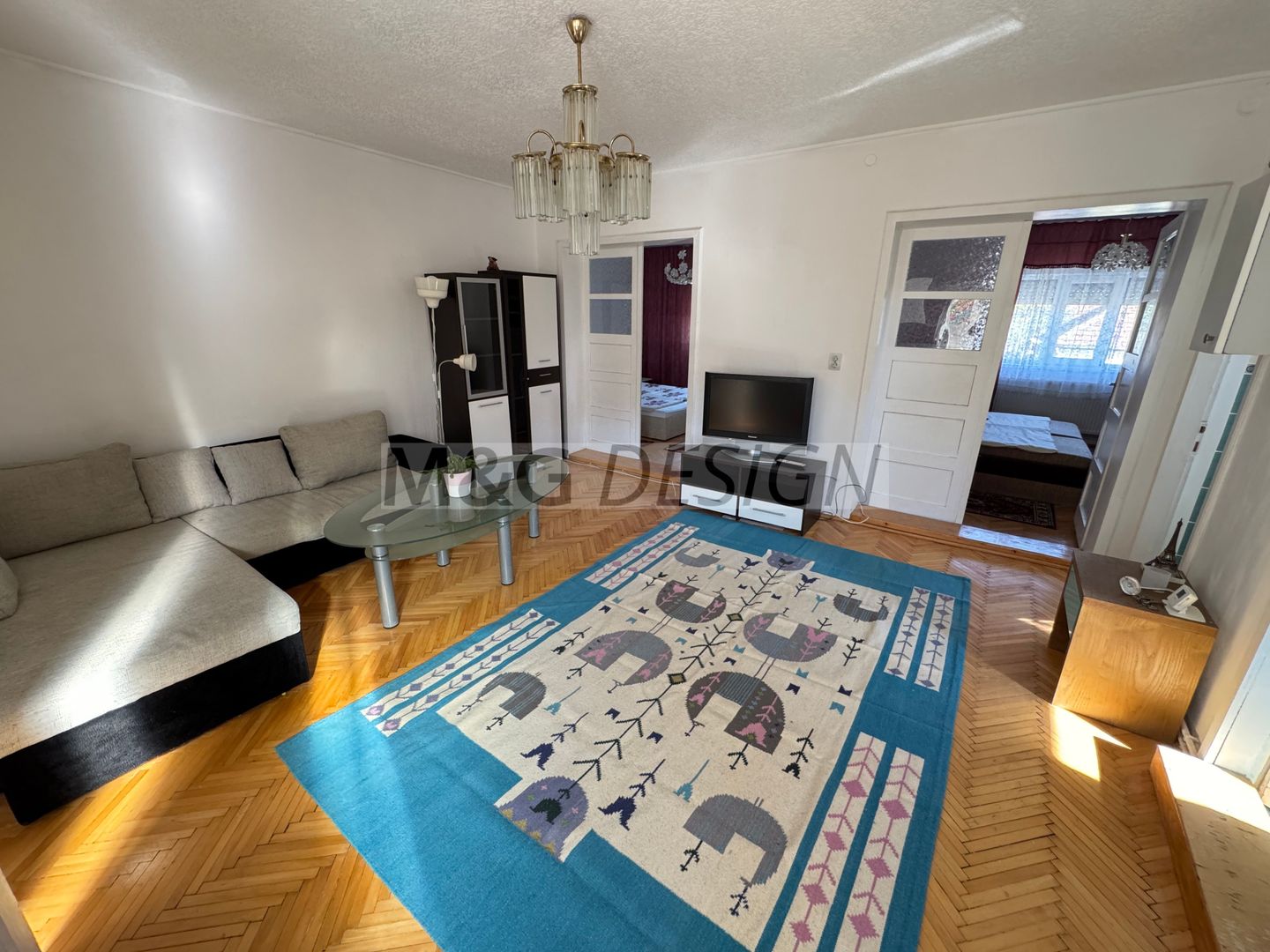 Oportunitate de investiție- Apartament cu 4 camere la et 1 la vila P+1 - Poză 1