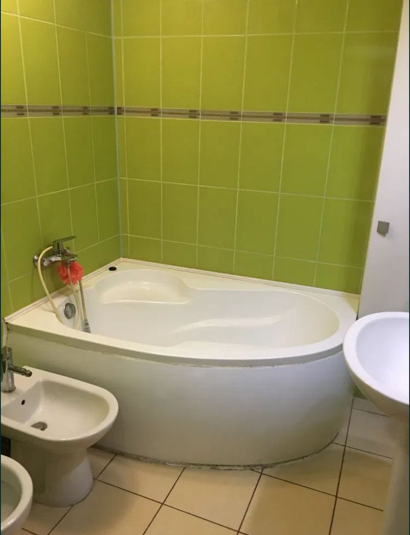 AP. 2 CAMERE TEIUL DOAMNEI, BUCATARIE INCHISA, MOBILAT/UTILAT MODERN - Poză 6