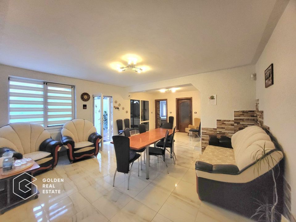 Casa P+M în Curtici, 1080 mp teren, 8 camere - Poză 2