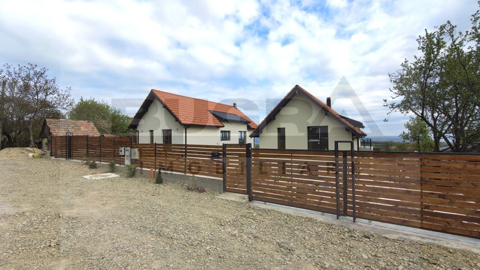 Casă modernă de vânzare – Gheorghieni | Priveliste panoramica - Poză 1