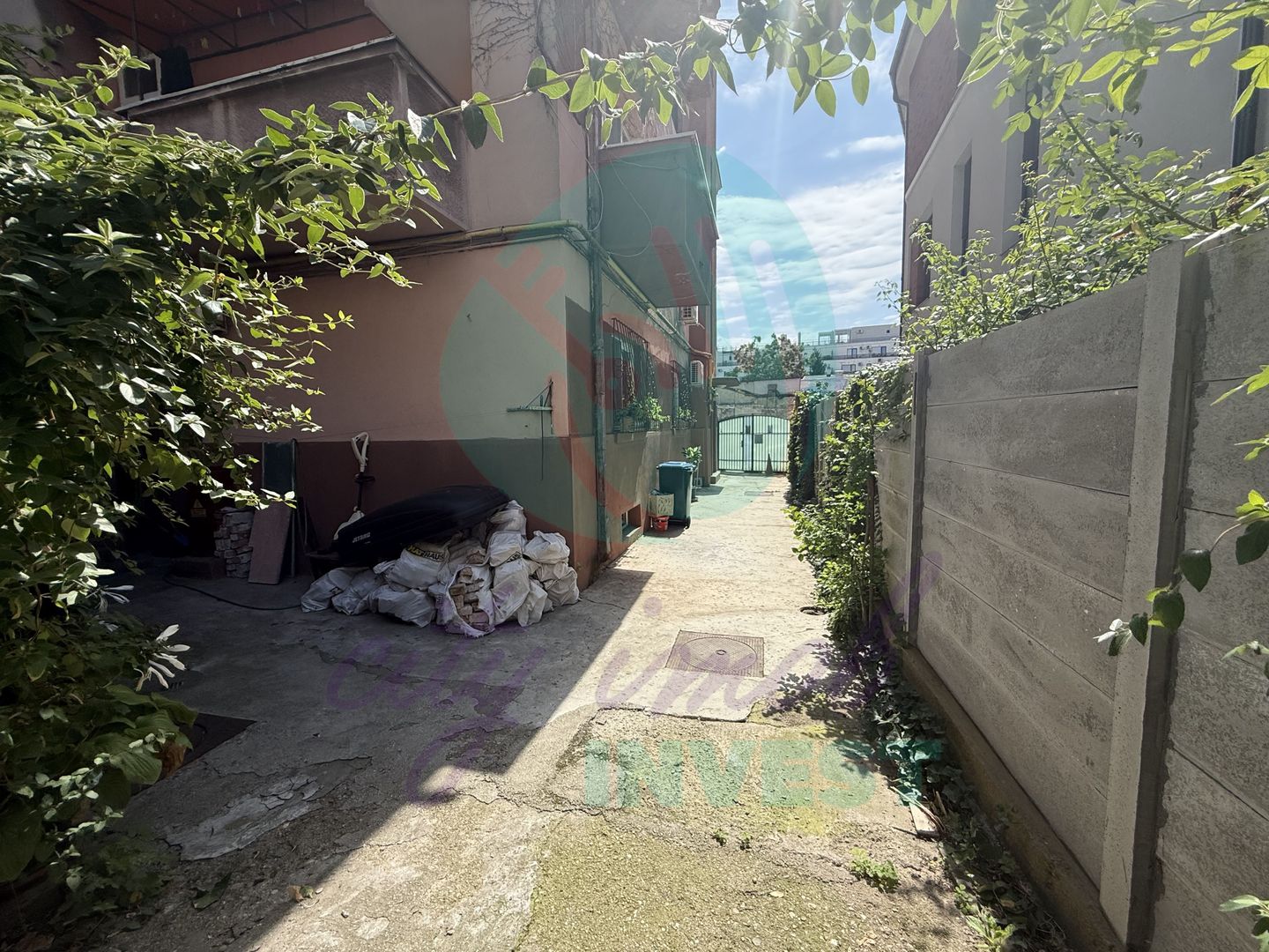 Casuta "bunicii" la 2 pasi de Calea Calarasilor - Poză 18