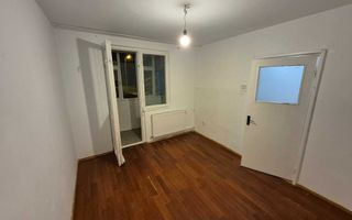 Vanzare apartament 2 camere in micro 19, 40 mp, 50.000 EURO - Poză 3