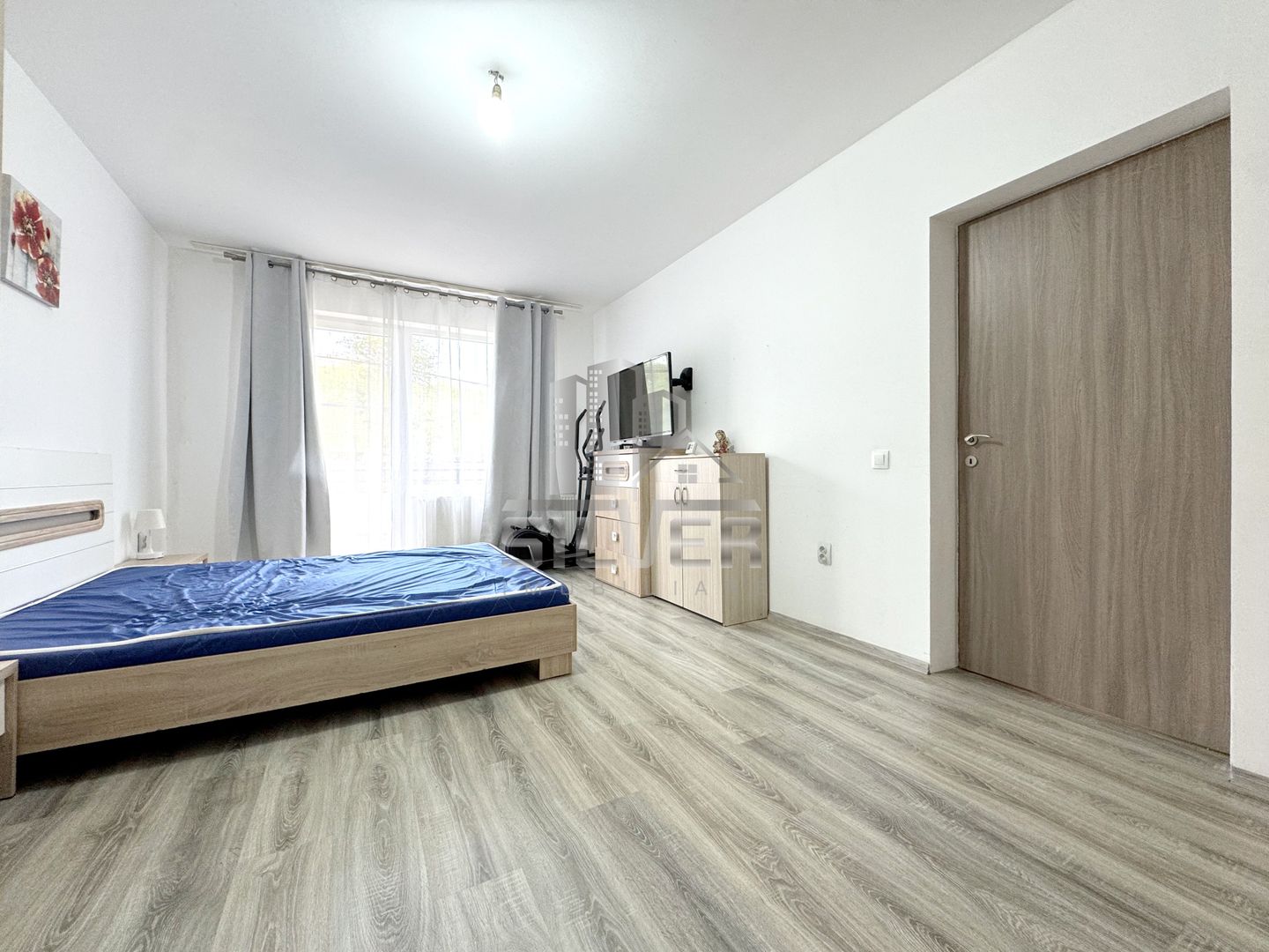 Apartament dec.cu o camera /36 mp/zona strazii Privighetorii. - Poză 2