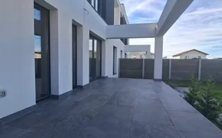 Duplex despărțit prin perete dublu/ Garaj - Poză 27