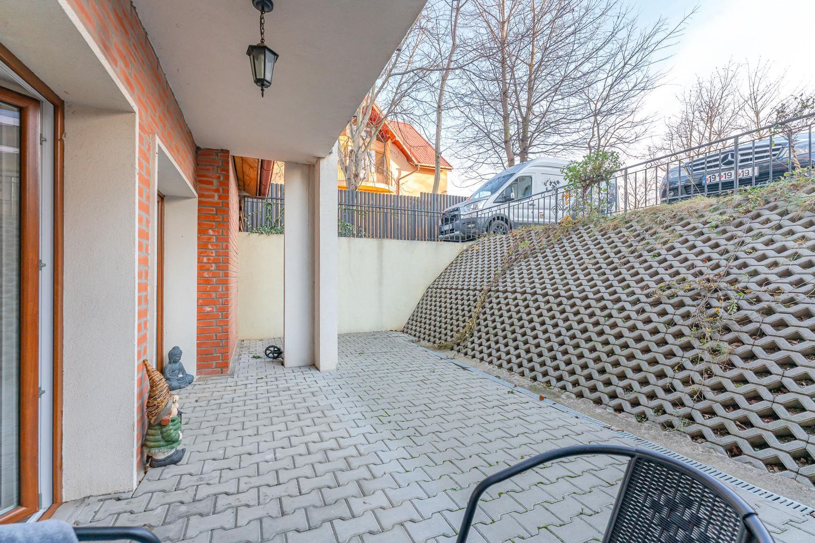 Apartament 2 camere, cu terasă și facilități locale aproape - Poză 7