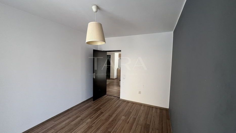 Apartament cu 3 camere de vânzare – Florești, zona Penny - Poză 4