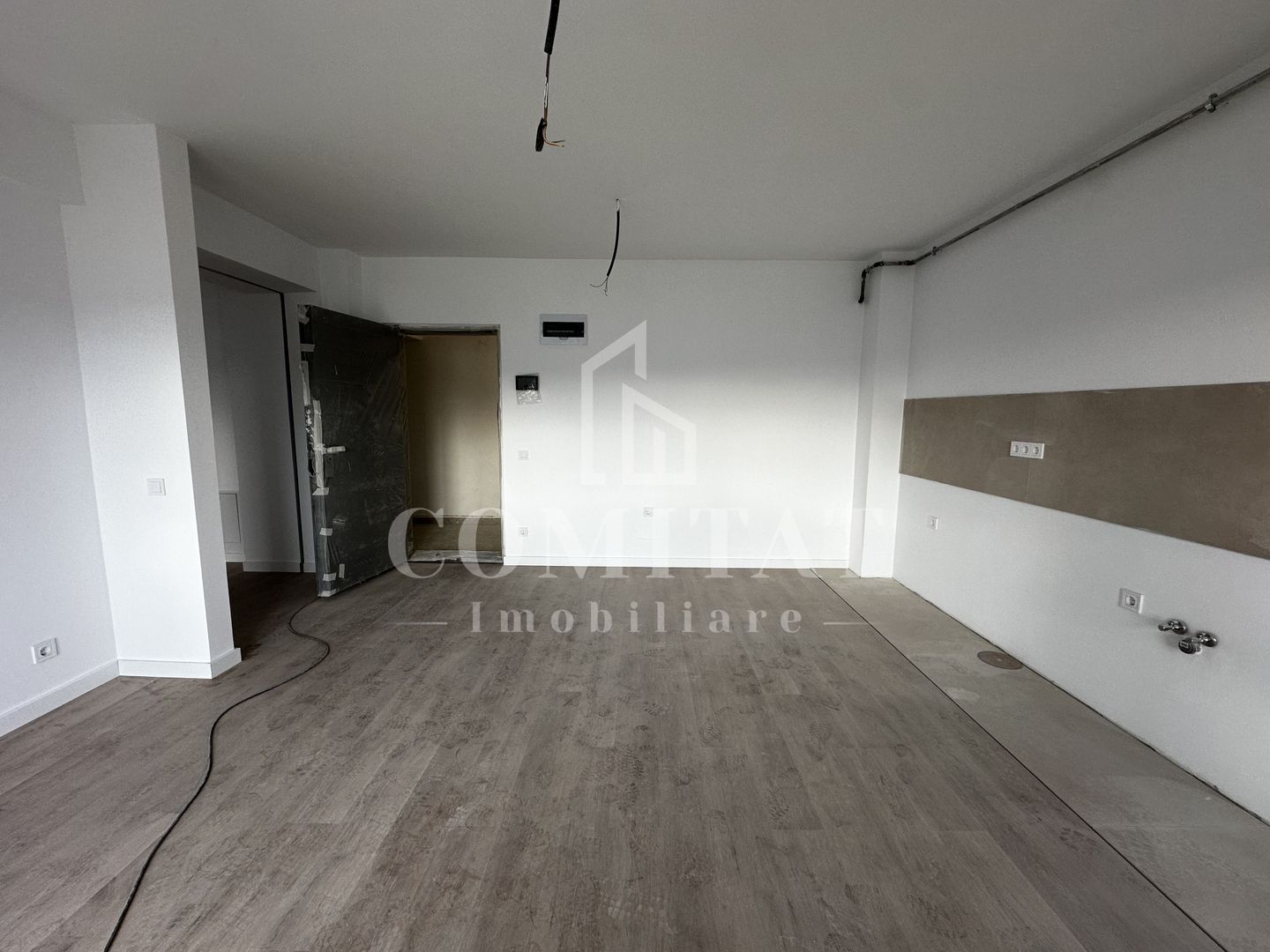 Apartament la etaj intermediar | Finisat | Zona Str Somesului-Floresti - Poză 3