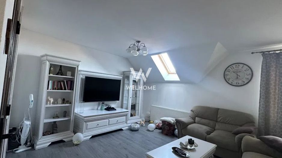 Casa cu etaj si intrare separata - Selimbar - Poză 1