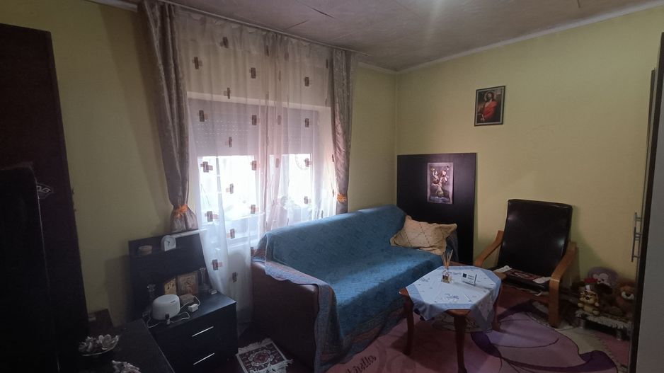 Casă de vanzare cu 4 camere 107 mpu pivnita anexe curte gradina Sebes - Poză 3