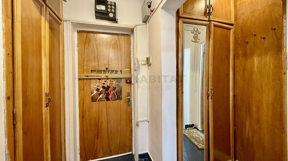 Decomandata, bloc 1982, aproape de metrou - Poză 7