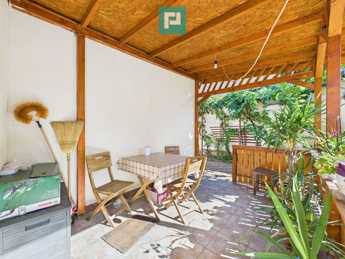 Casa de cărămidă cu 3 camere zona Uta - Poză 6