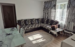 Inchiriez apartament 2 camere semi, pe Pietonala, et 1, 40mp, mobilat - Poză 2