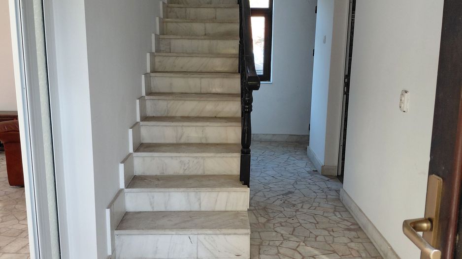 De vânzare – Casă D+P+2E+M în zona ultracentrală ideala pentru afacerea ta! - Poză 31