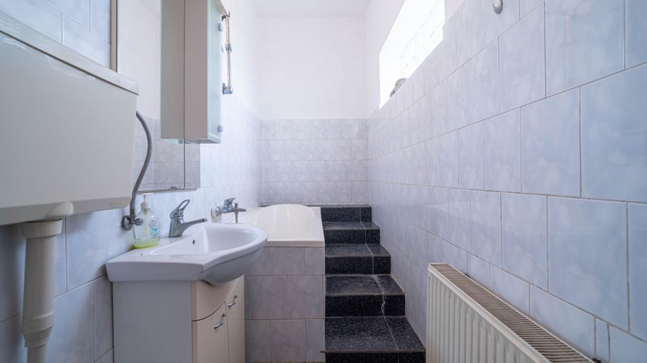 Casa 5 camere - teren 688 mp - Parneava - COMISION 0 - Poză 7