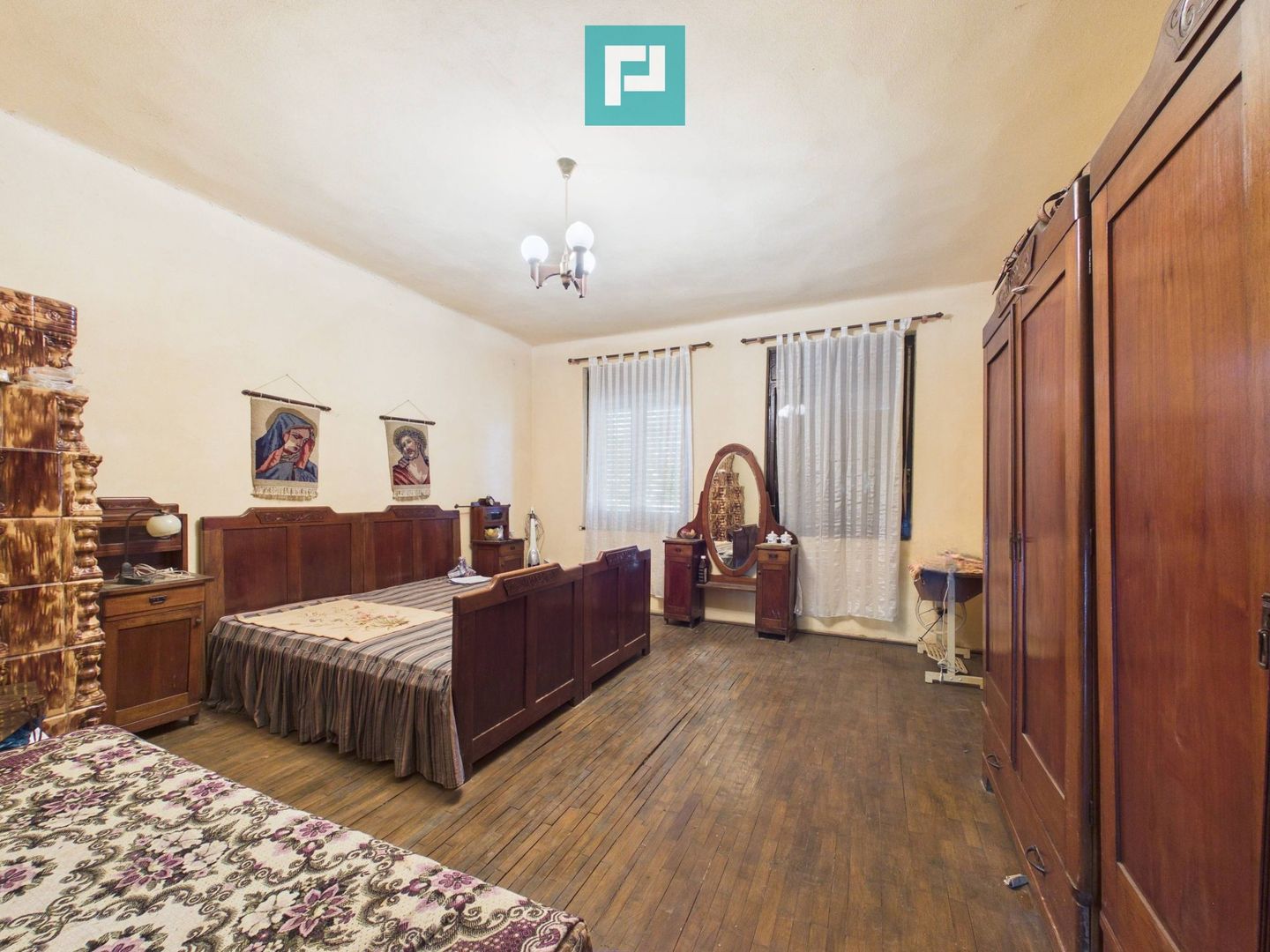 Casă cu etaj, în localitatea Buteni, Arad - Poză 2