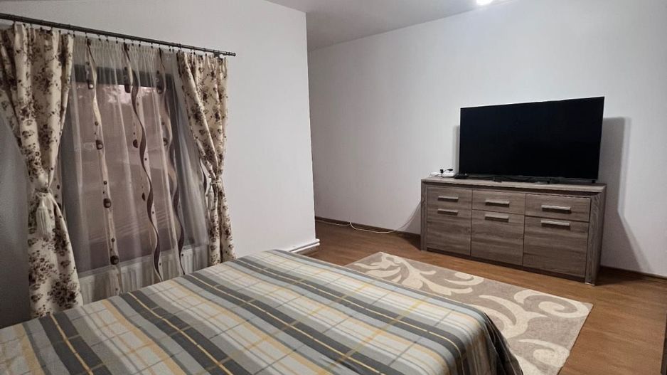 Casă spațioasă cu piscină, de vânzare în Simeria - Poză 21