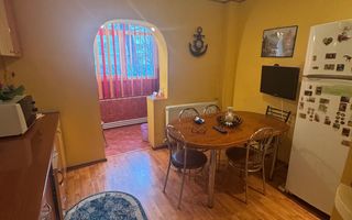 Apartament 4 camere de vânzare – zonă Școala 8 - Poză 1