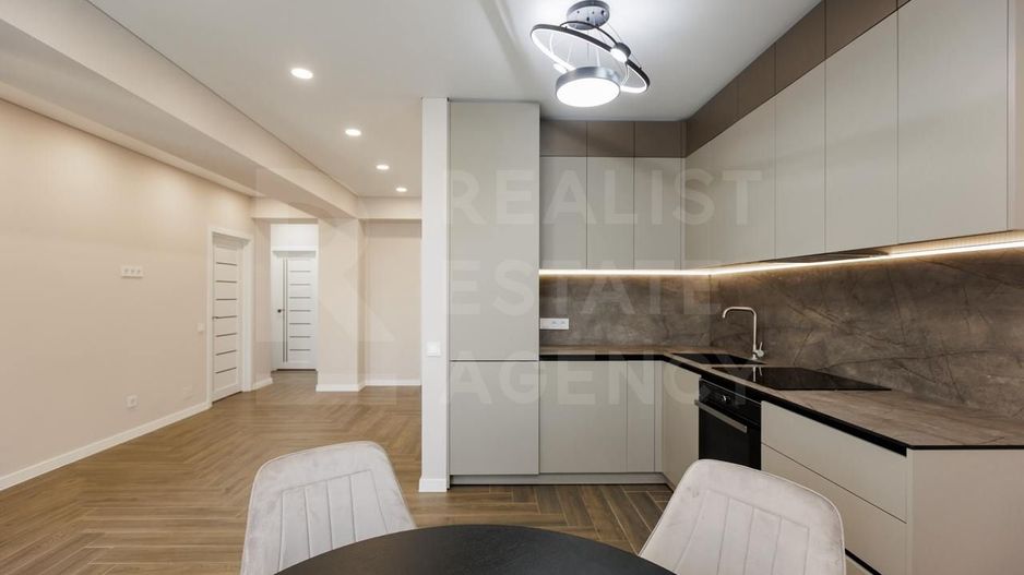 Vânzare, apartament, 4 camere, strada Ivan Zaikin, Centru - Poză 1