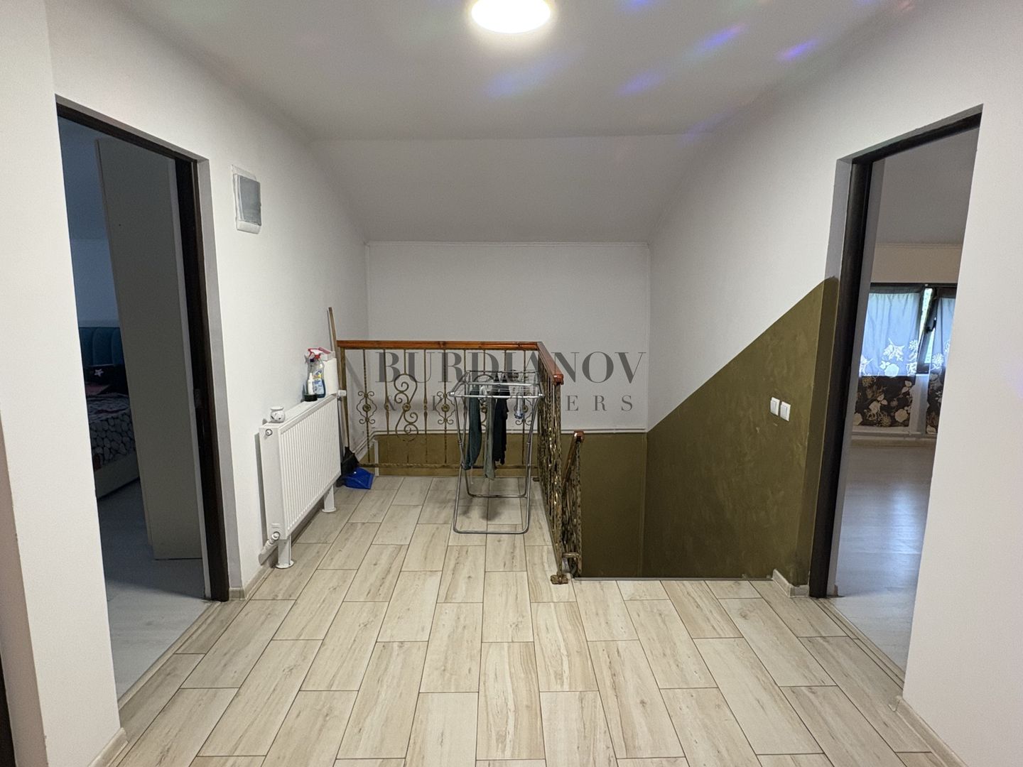 Casă cu 5 dormitoare + Garaj - Islaz - Comuna Brănești - Poză 24