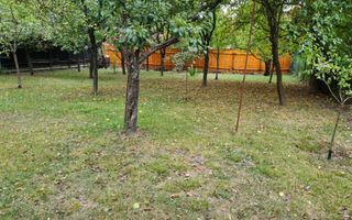 Proprietate individuala-3 apartamente,spatiu comercial,garaje,gradina,curte - Poză 2