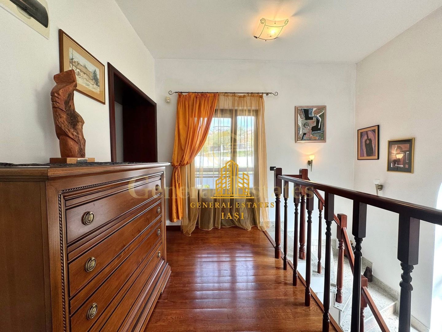 Vânzare Casă în Bucium cu Priveliște Panoramică - Poză 11