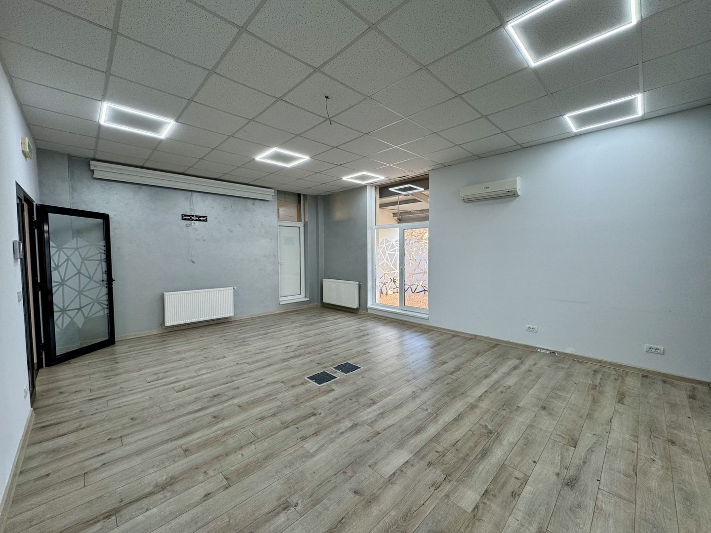 Clădire SAD de închiriat, situată la intrarea în Dumbrăvița - Poză 41