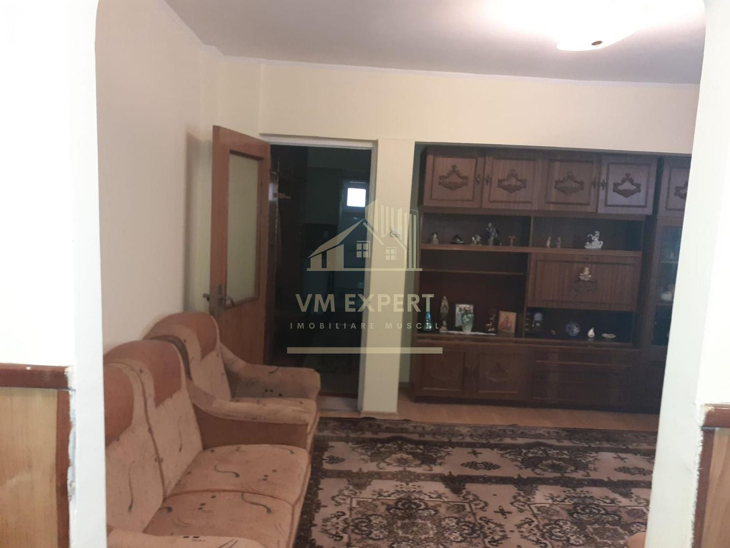 APARTAMENT 3 CAMERE, ETAJ 3, CAMPULUNG, TURN - Poză 1