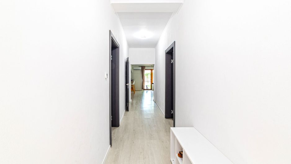 Casă în Cartierul Verde, independentă energetic - Poză 4