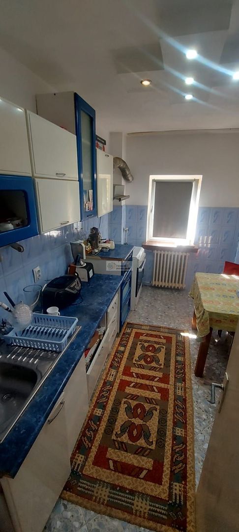 Vând apartament 3 camere-ETAJUL 1 - Poză 2