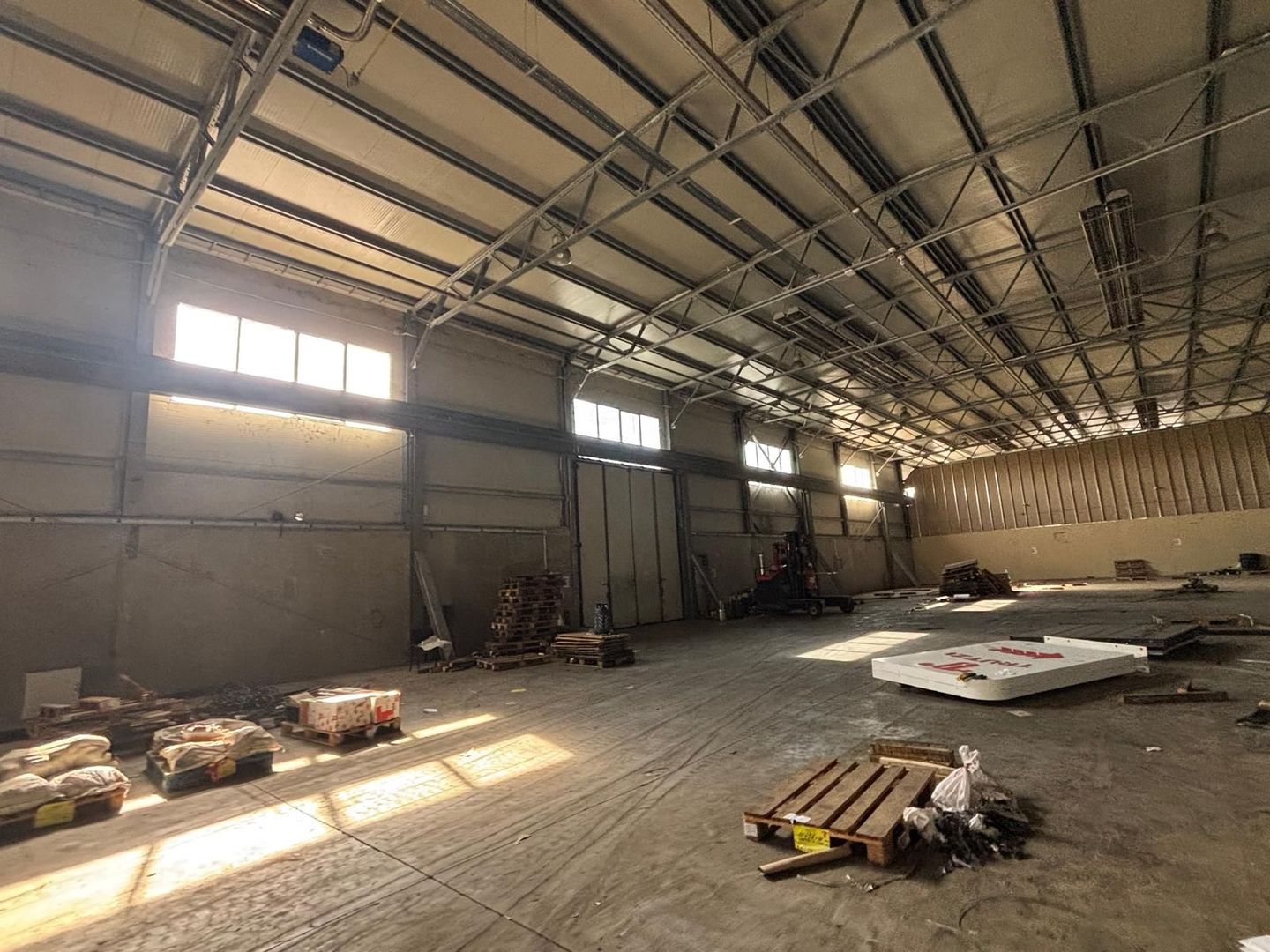 Depozit cu showroom de inchiriat de 1600 mp - Poză 16