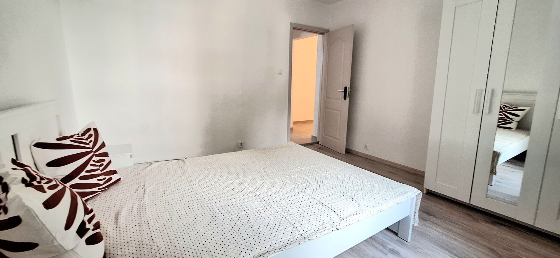 Apartament renovat la prima inchiriere - Poză 20