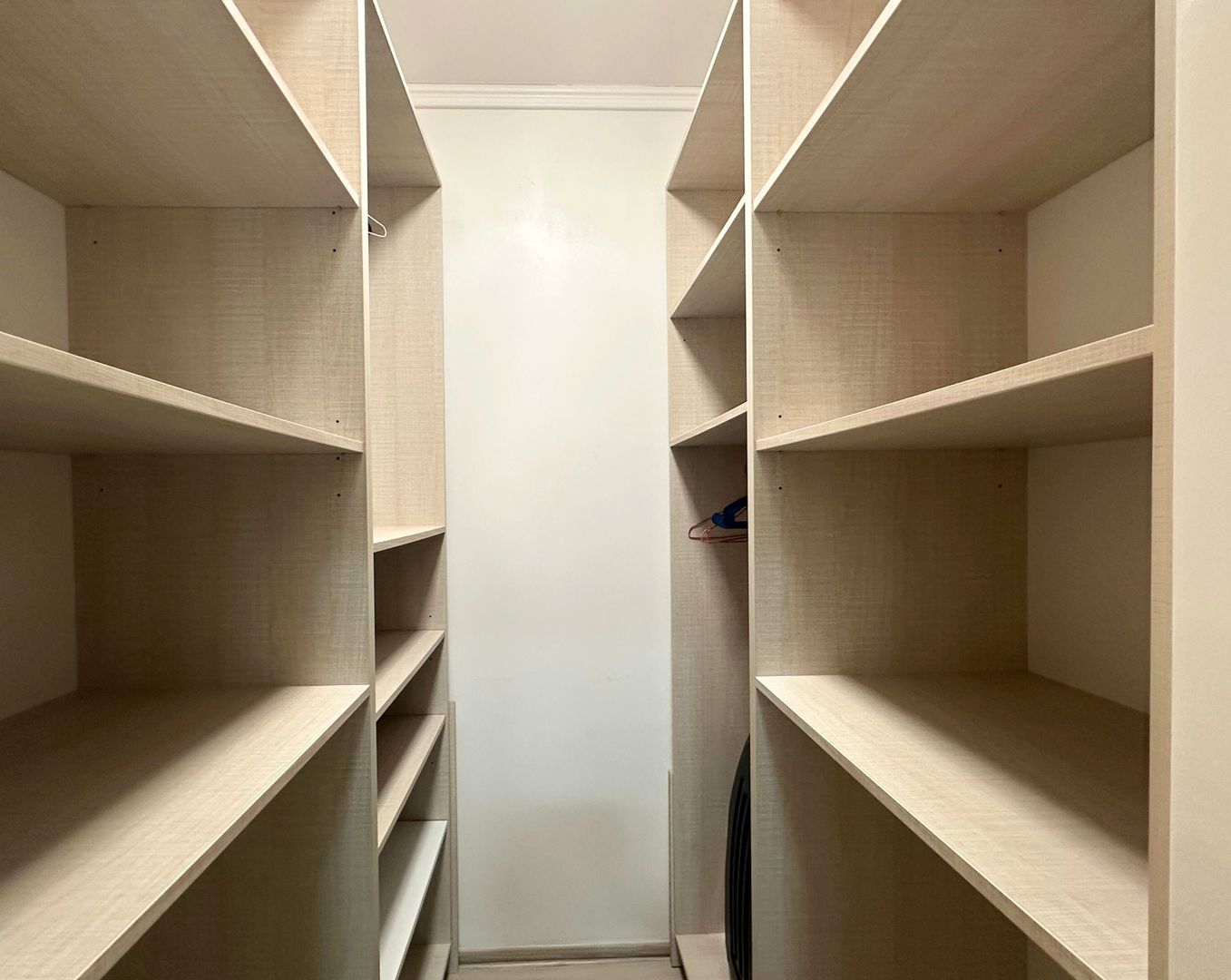 Vând apartament 3 camere 3 minute de Coresi complex ISARAN - Poză 13