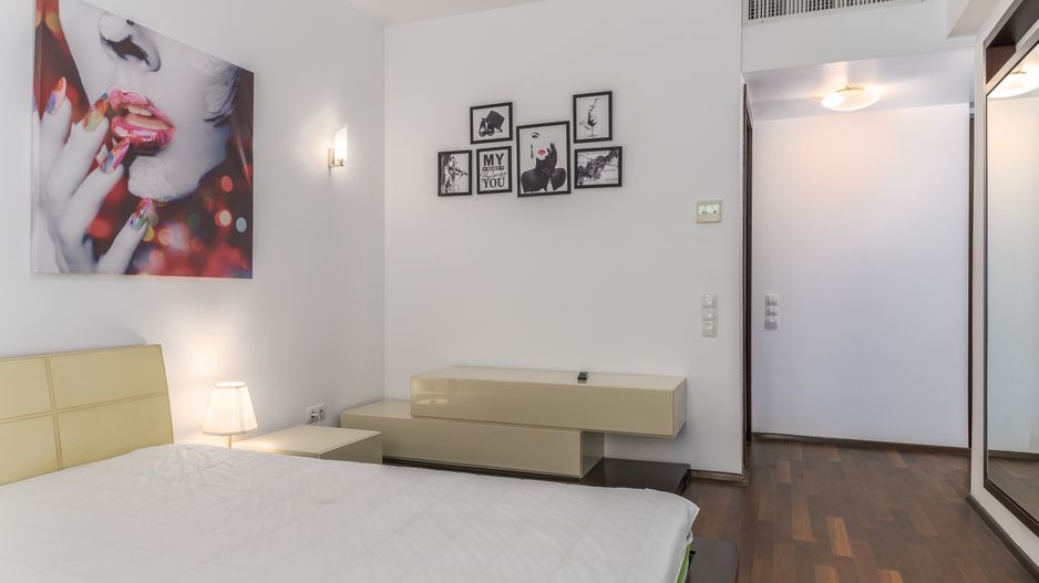 4 camere| semineu| piscina interioara | sauna | sala de sport| parcare - Poză 10