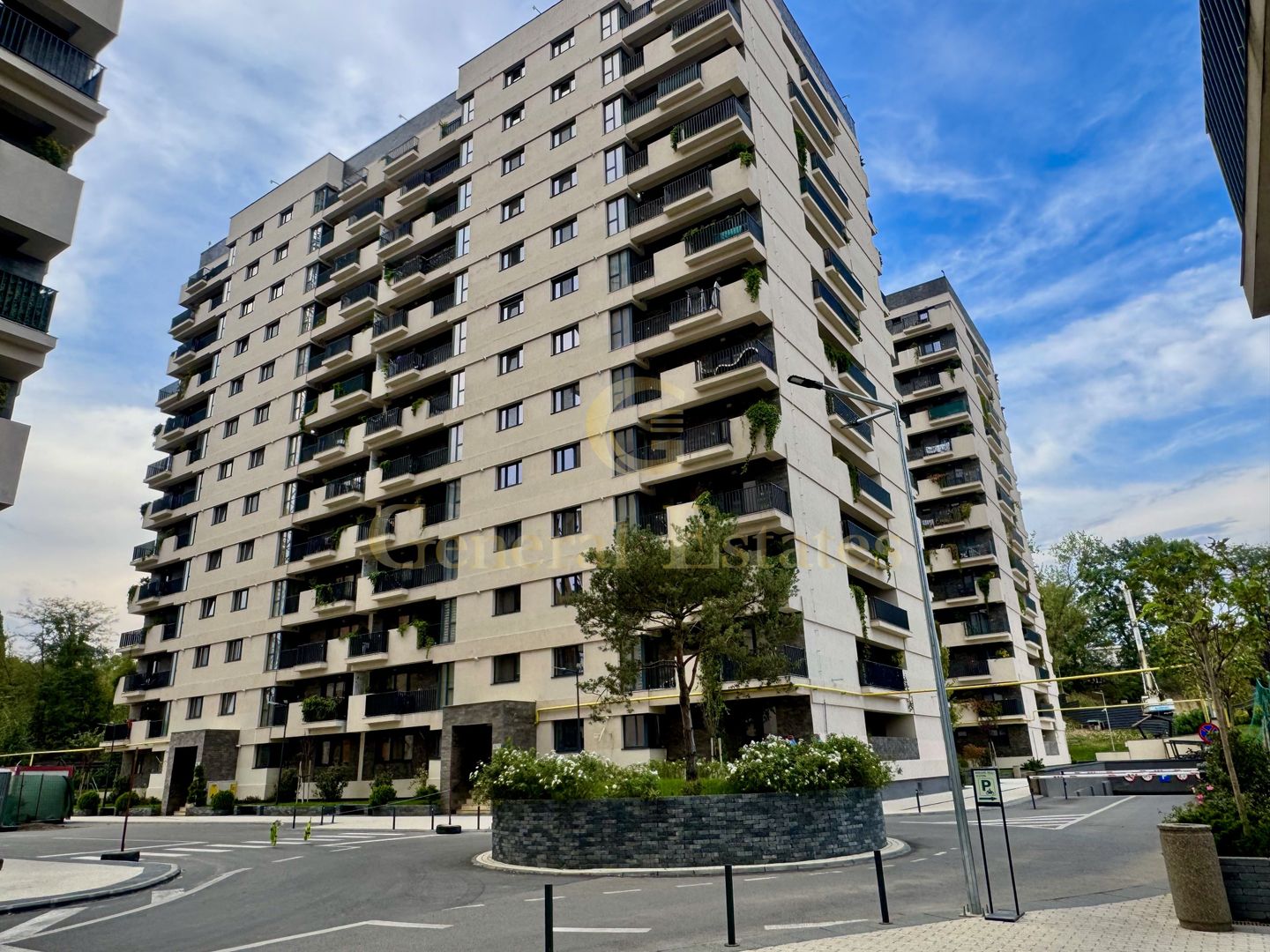 Vânzare apartament cu 2 camere, 56 m.p. în Tătărași - Evergreen Towers - Poză 1