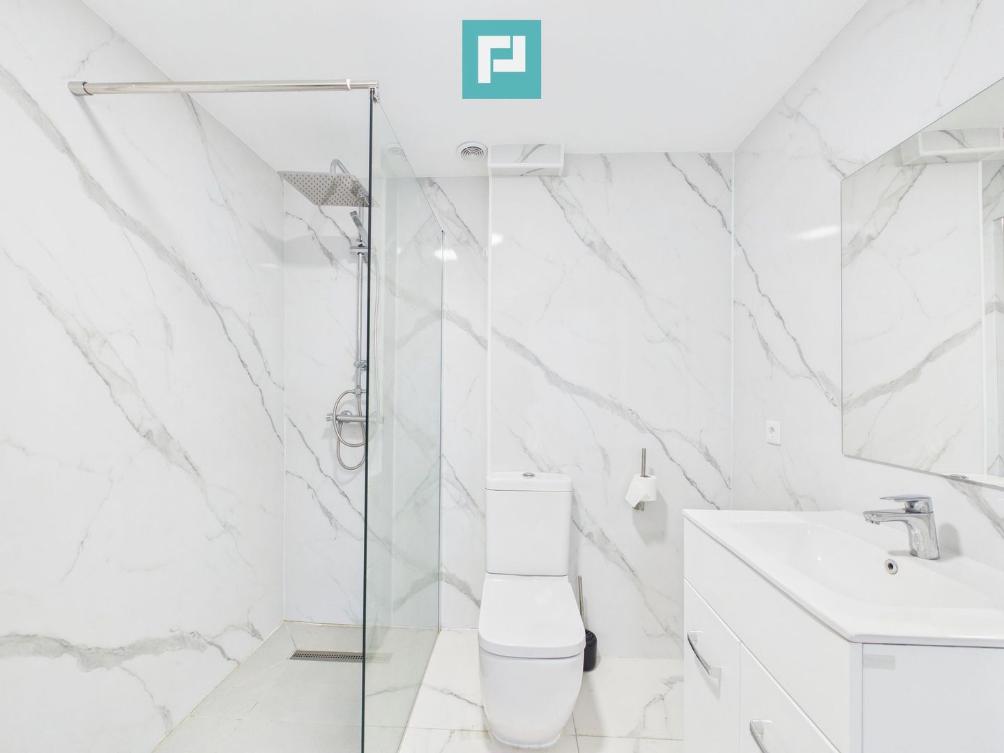 Casă înșiruită în Via Carmina- Vladmirescu - Poză 9