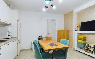 Apartament cu 2 camere la curte , renovat recent - Poză 4